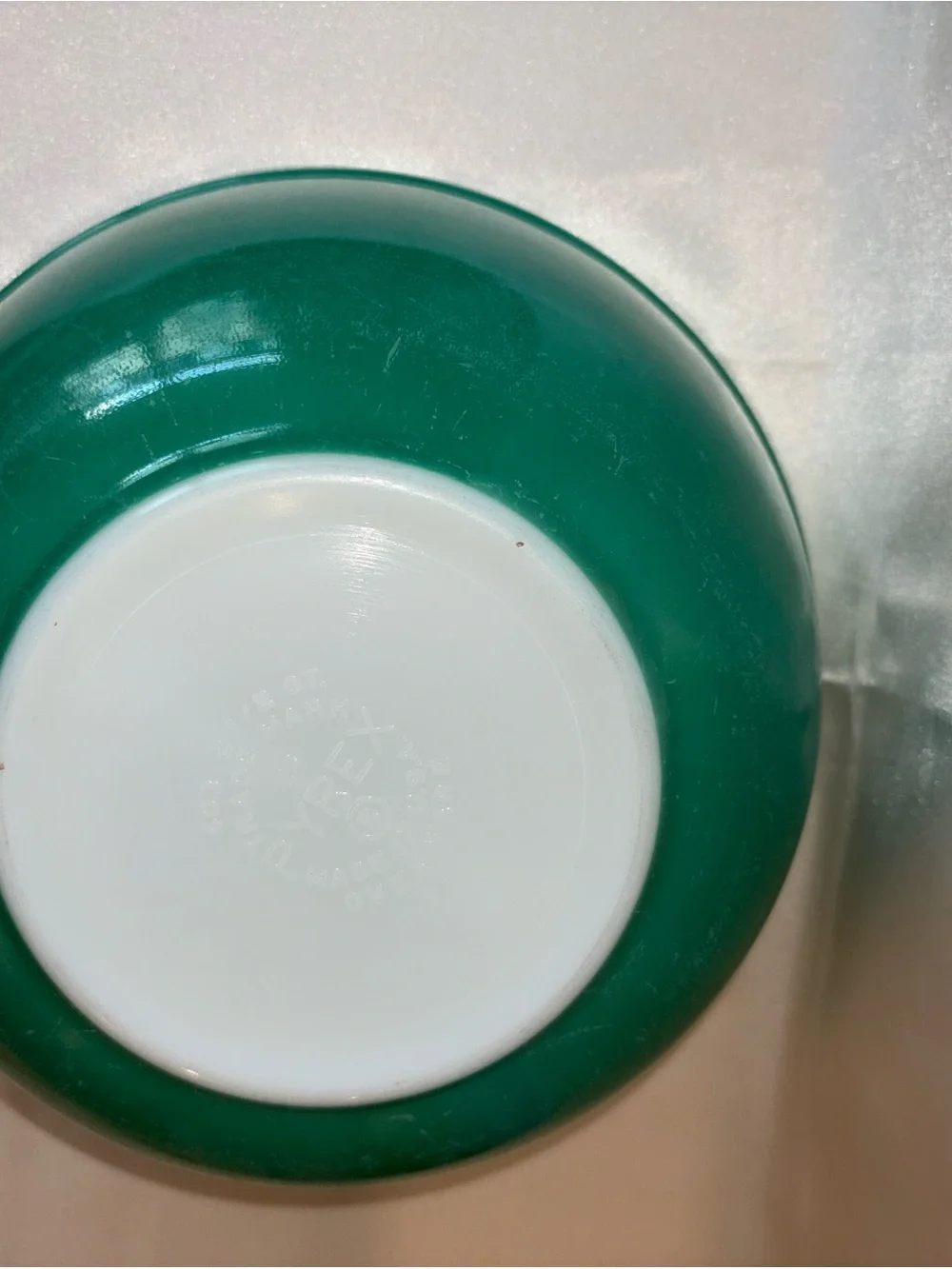 Pyrex Green Mixing Bowl #403 (2.5qt)